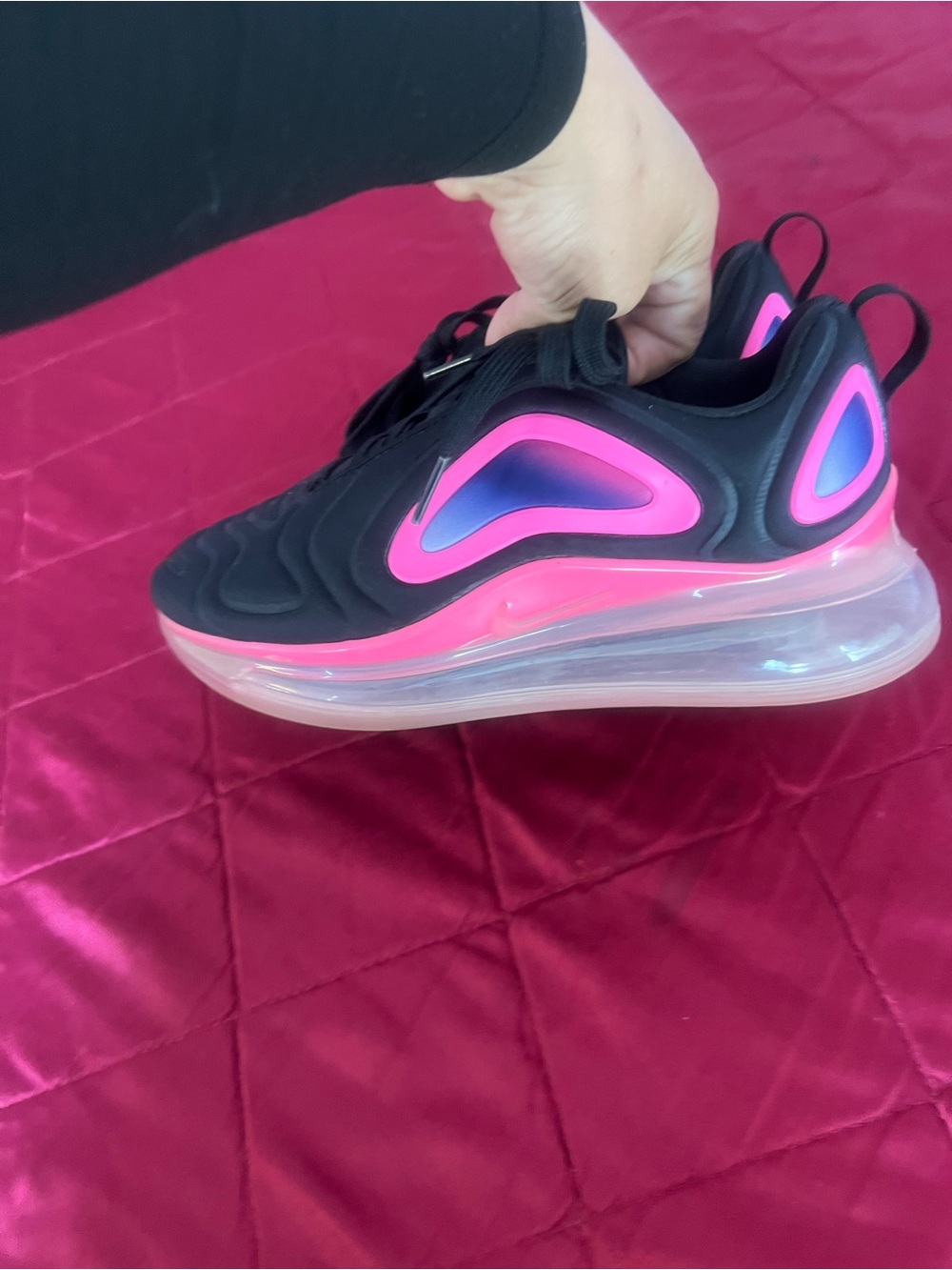 Women’s Sz 7 Youth girl sz 5 Athletic Sneaker  Nike Air 270